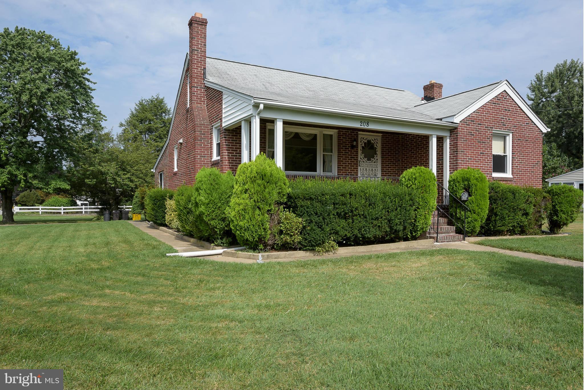 208 South Longcross Road Linthicum Heights, MD 21090 - Photo 1 of 30 Exterior (Front)
