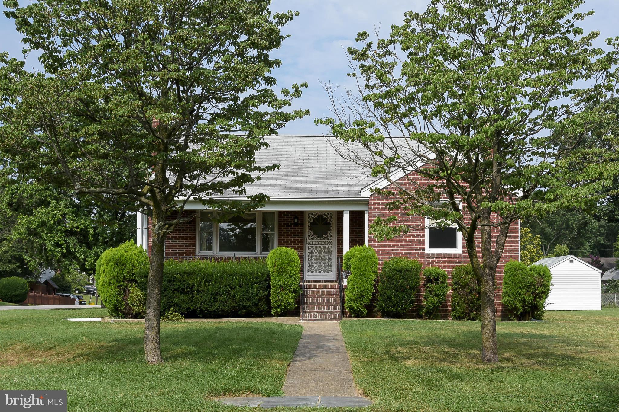 208 South Longcross Road Linthicum Heights, MD 21090 - Photo 2 of 30 Exterior (Front)