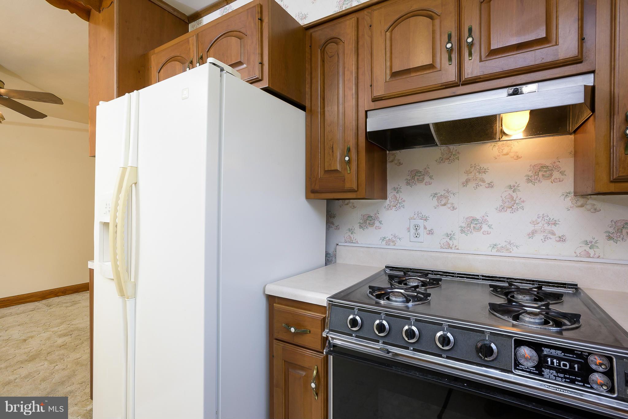 208 South Longcross Road Linthicum Heights, MD 21090 - Photo 11 of 30 Kitchen