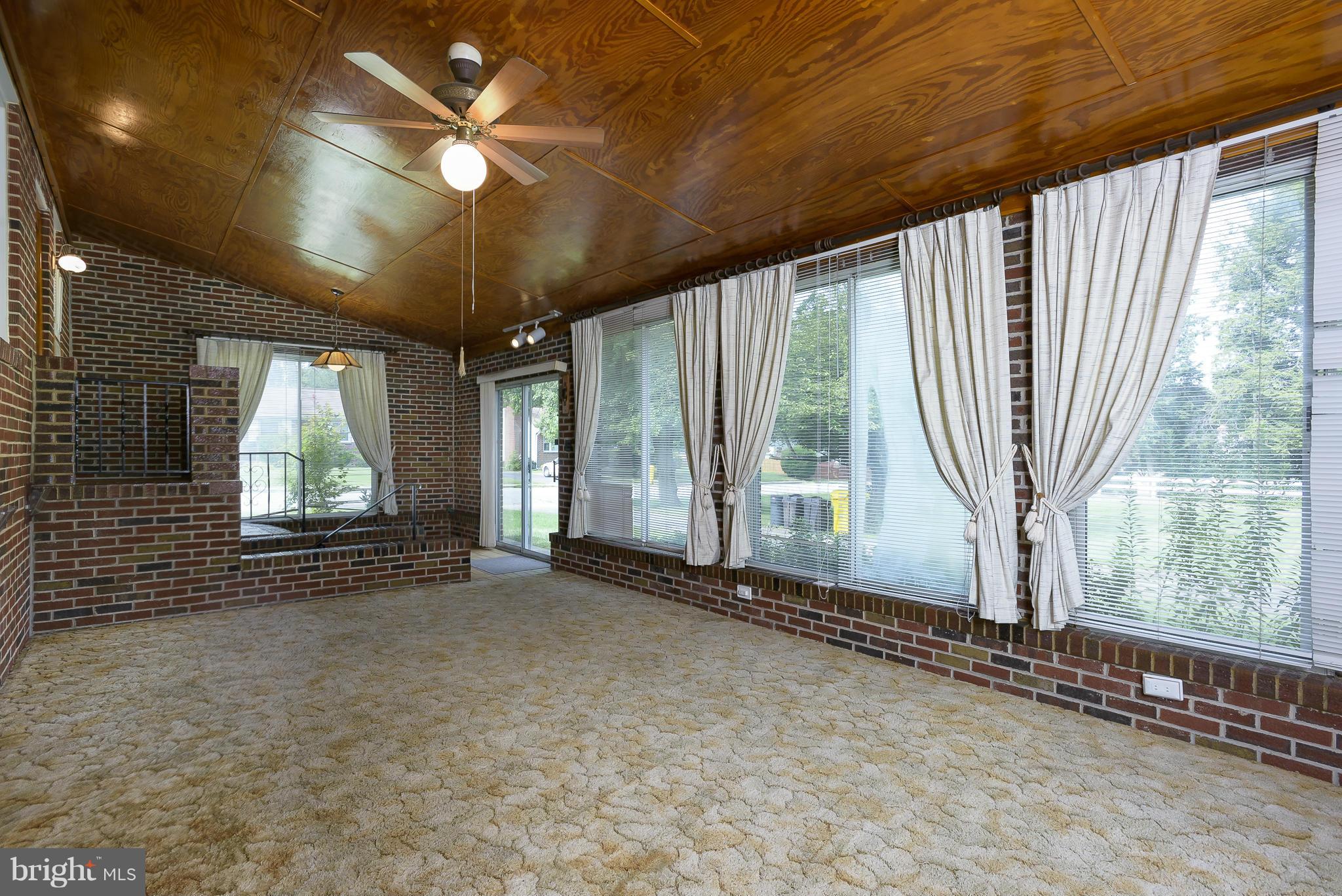 208 South Longcross Road Linthicum Heights, MD 21090 - Photo 16 of 30 Family Room