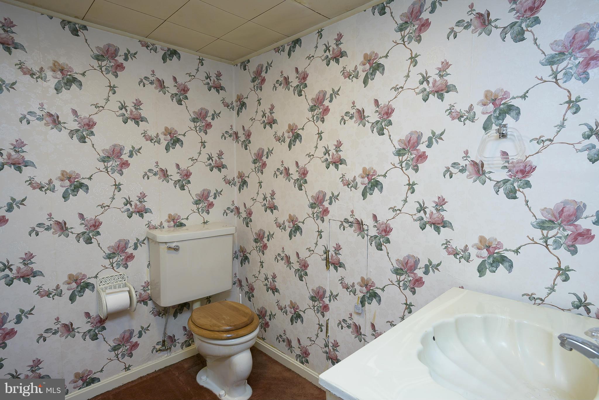 208 South Longcross Road Linthicum Heights, MD 21090 - Photo 25 of 30 Bath