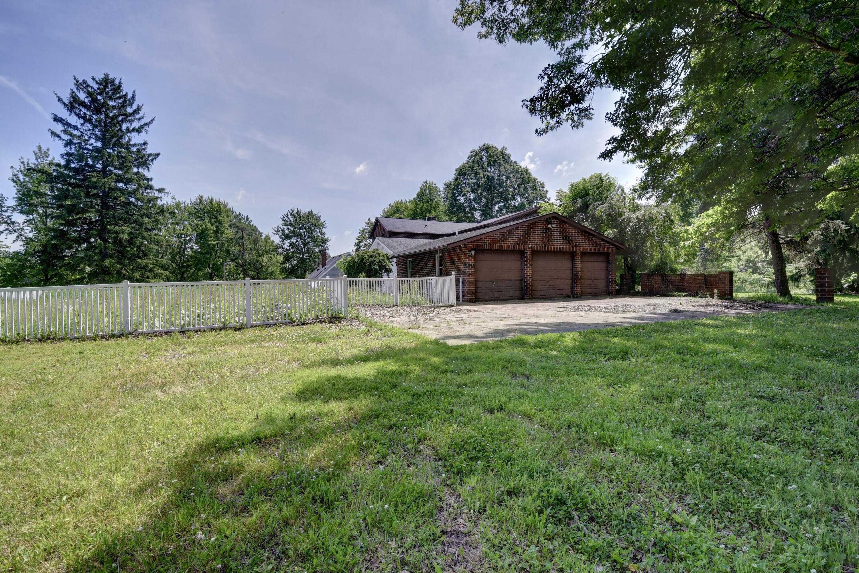 3973 Wadsworth Road Norton, OH 44203 - Photo 9 of 84