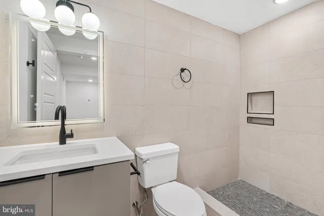 $1,200,000 | 1338 North Franklin Street, Philadelphia, PA 19122