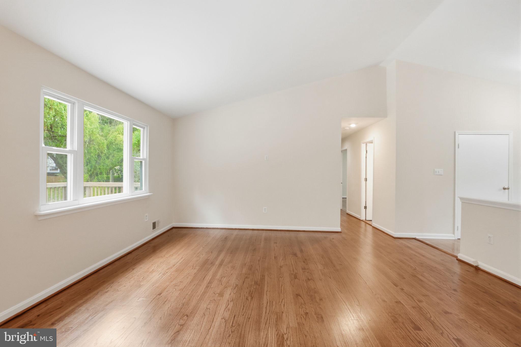 14204 Piccadilly Road Silver Spring, MD 20906 - Photo 14 of 42 Spacious Living Room