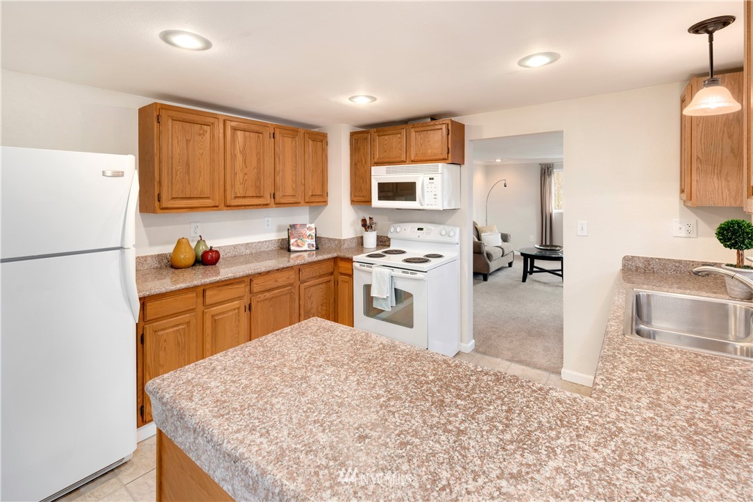 8029 South Langston Road Seattle, WA 98178 - Photo 3 of 22