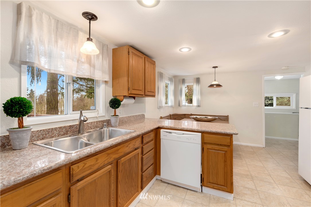 8029 South Langston Road Seattle, WA 98178 - Photo 4 of 22