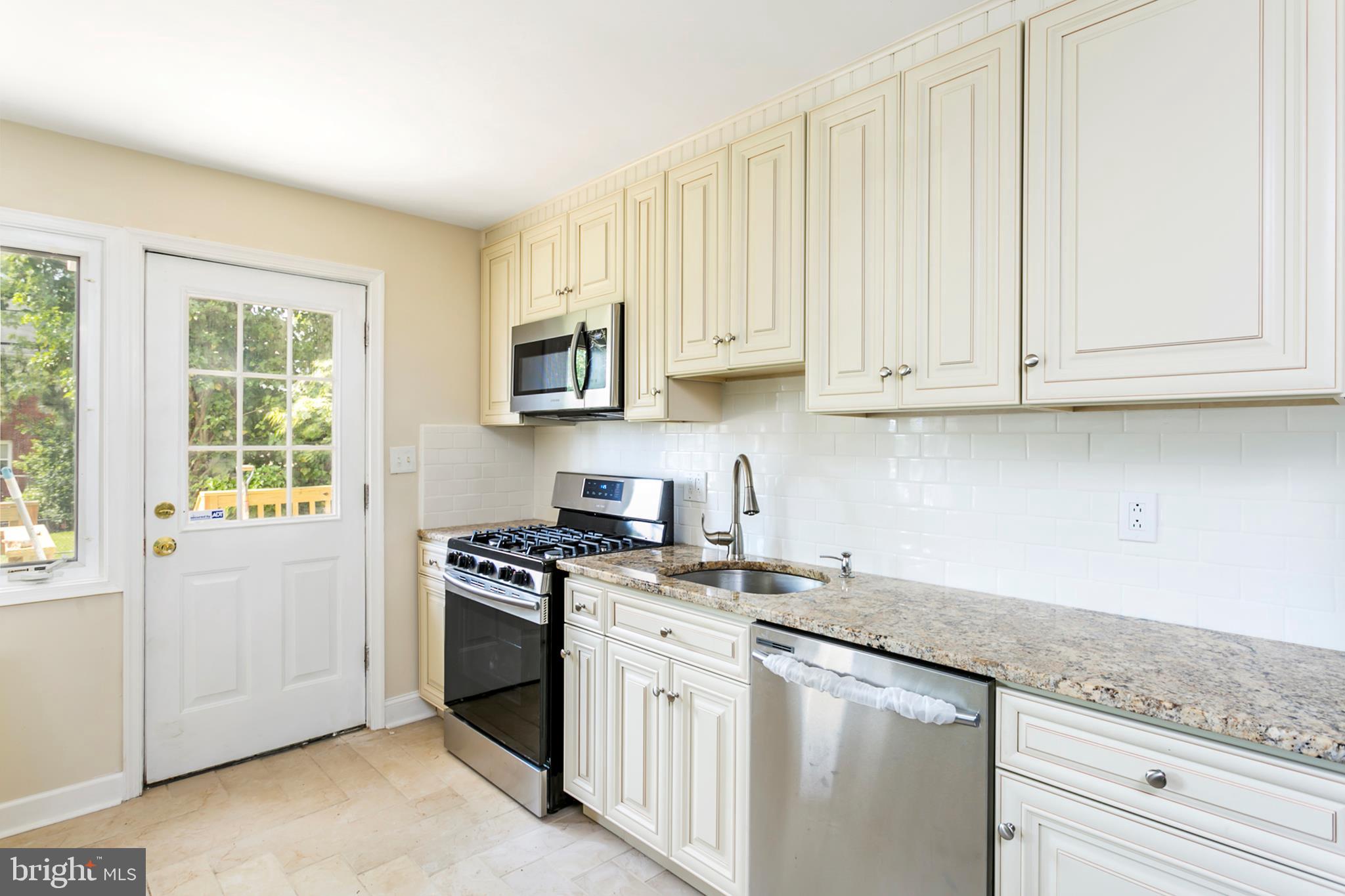 1807 Hillenwood Road Baltimore, MD 21239 - Photo 7 of 22 Gallery Image 7
