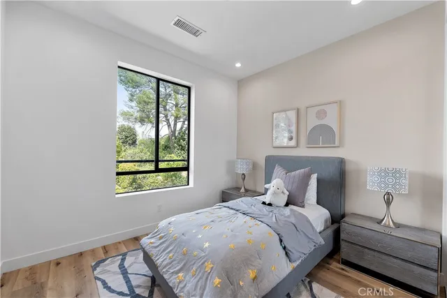 $5,850 | 11860 West Flower Valley Village, Valley Village, CA 91607