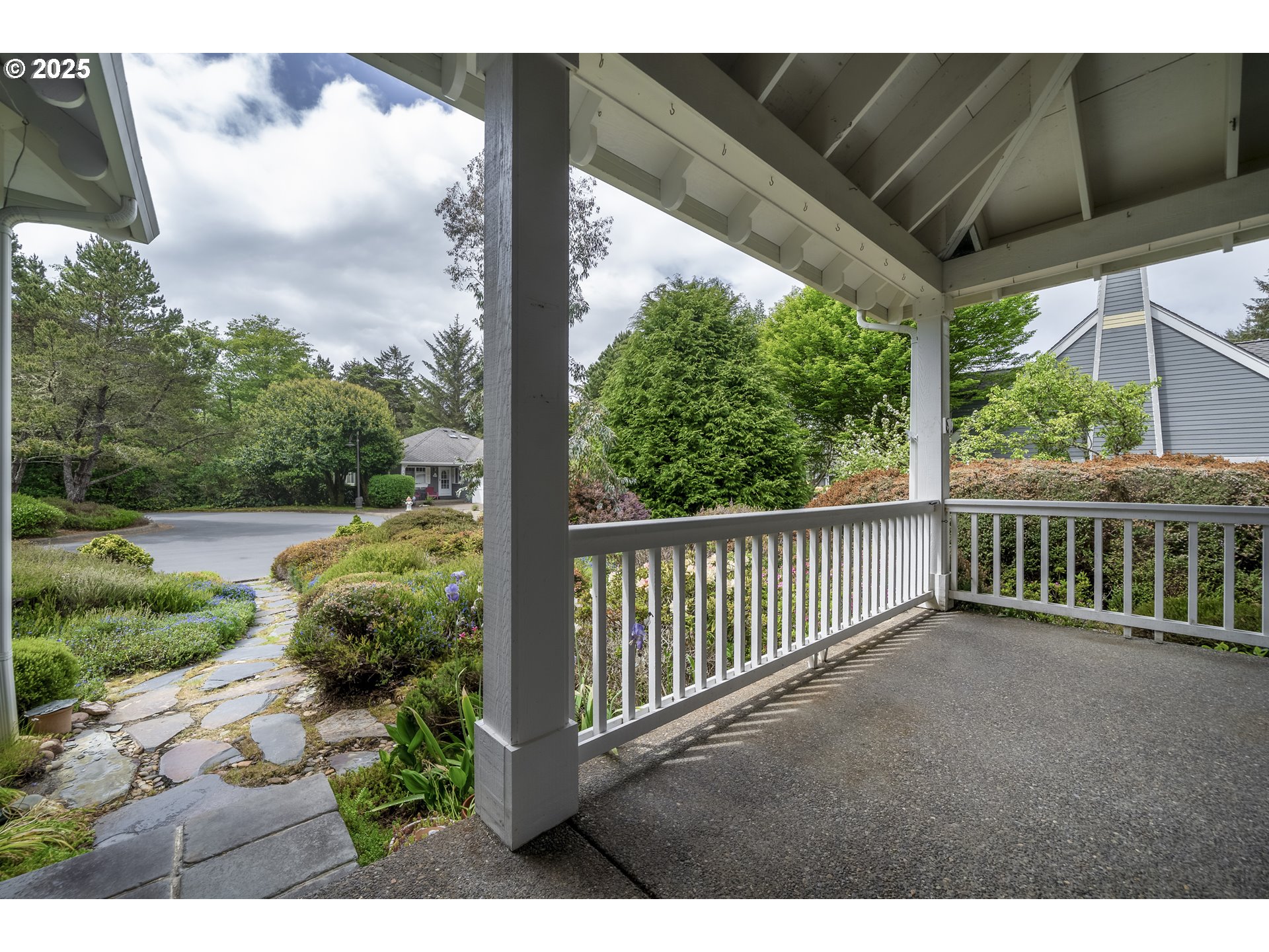 110 Southwest 61 Street South Beach, OR 97366 - Photo 15 of 48 Covered Porch