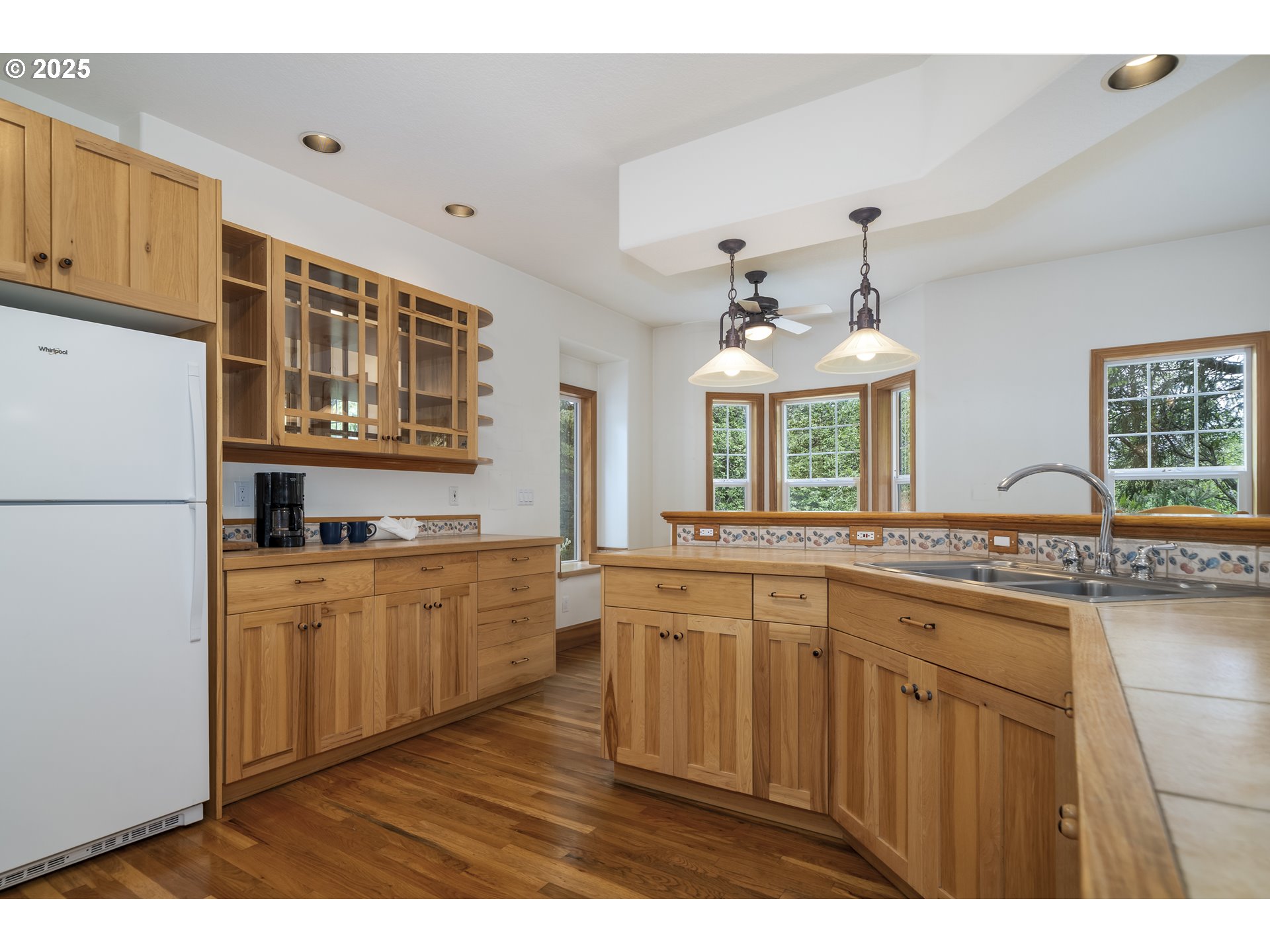 110 Southwest 61 Street South Beach, OR 97366 - Photo 25 of 48 Kitchen