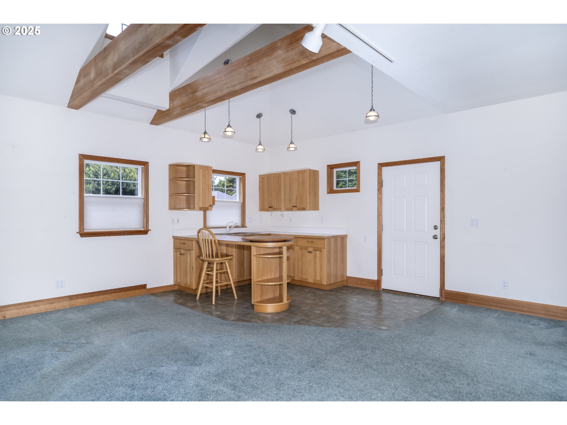 110 Southwest 61 Street South Beach, OR 97366 - Photo 33 of 48 Kitchen