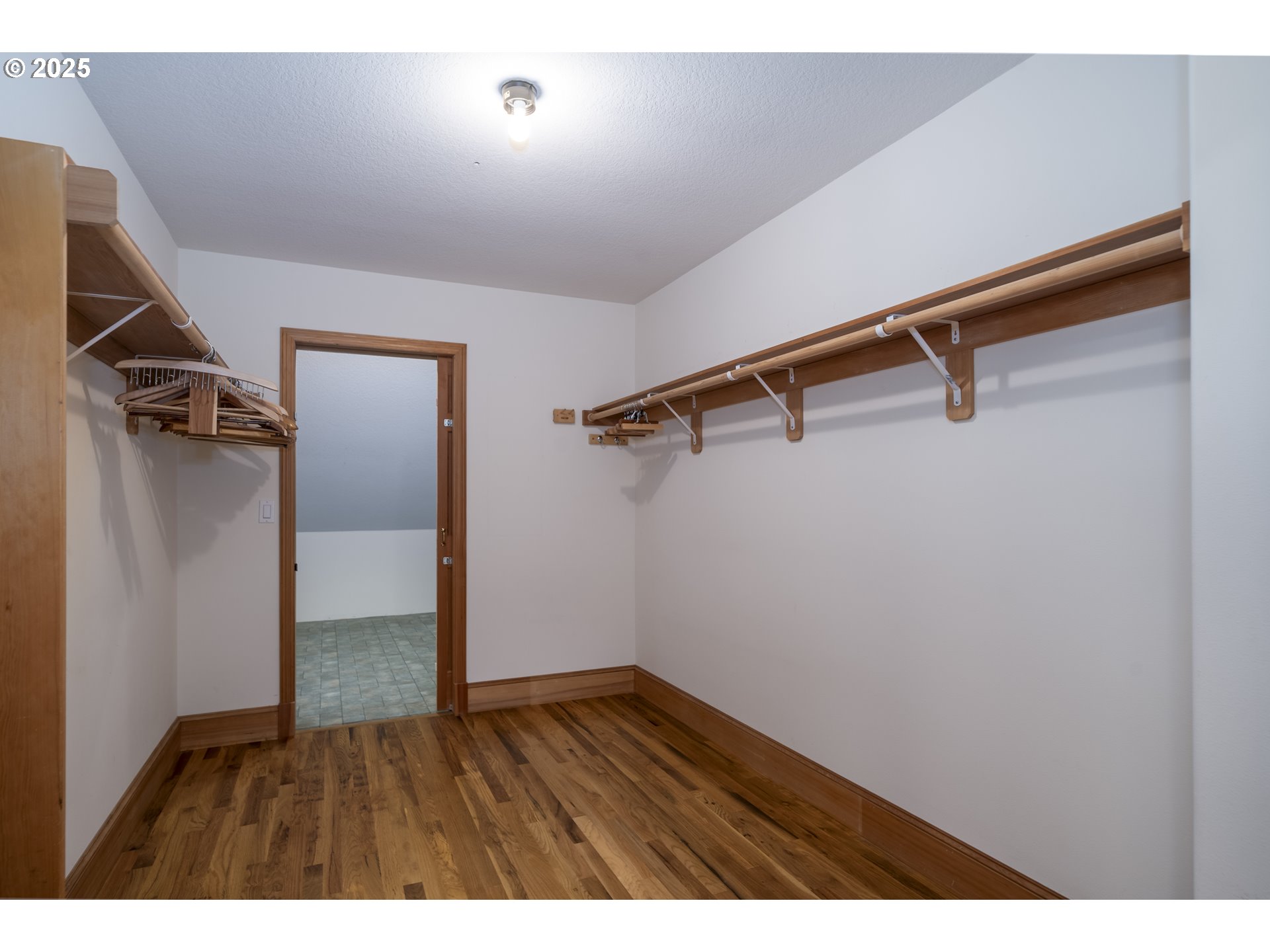 110 Southwest 61 Street South Beach, OR 97366 - Photo 38 of 48 Owner's Suite Bedroom