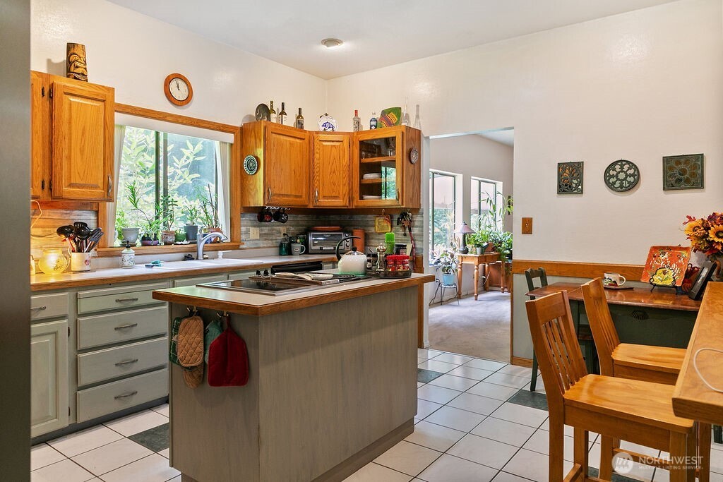 19328 Widme Road Northeast Poulsbo, WA 98370 - Photo 11 of 40