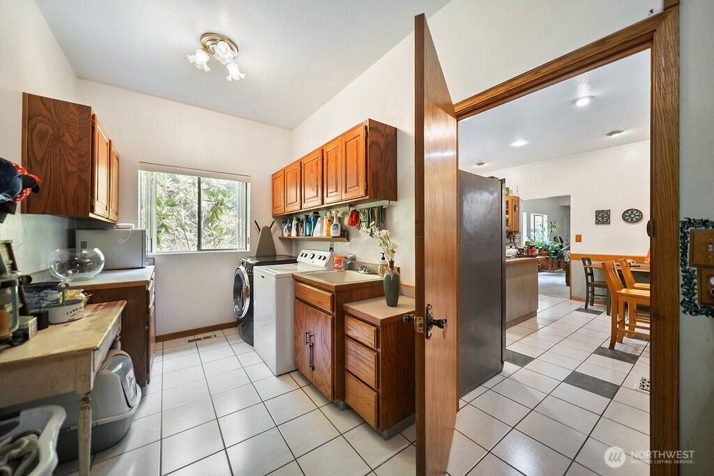 19328 Widme Road Northeast Poulsbo, WA 98370 - Photo 15 of 40