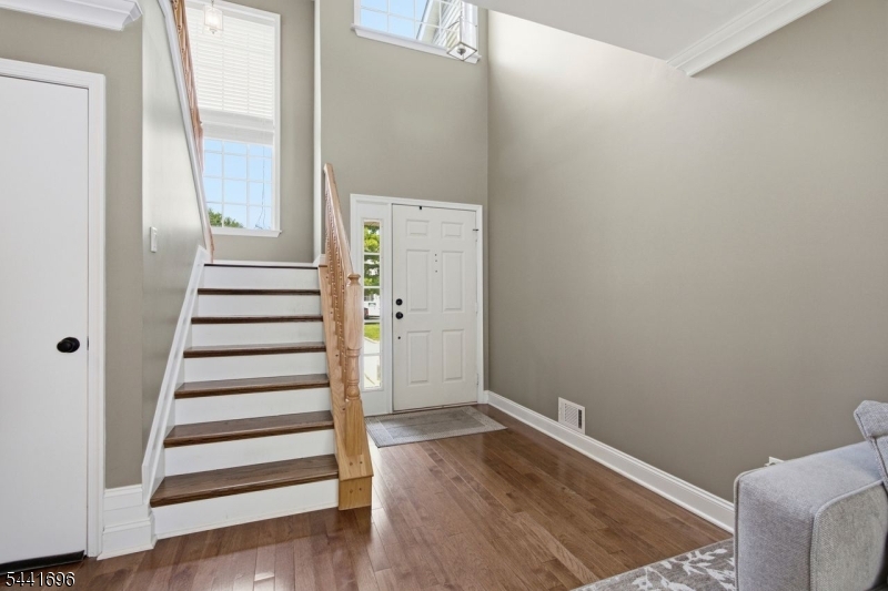 45 Weatherhill Road Hamburg, NJ 07419 - Photo 2 of 25