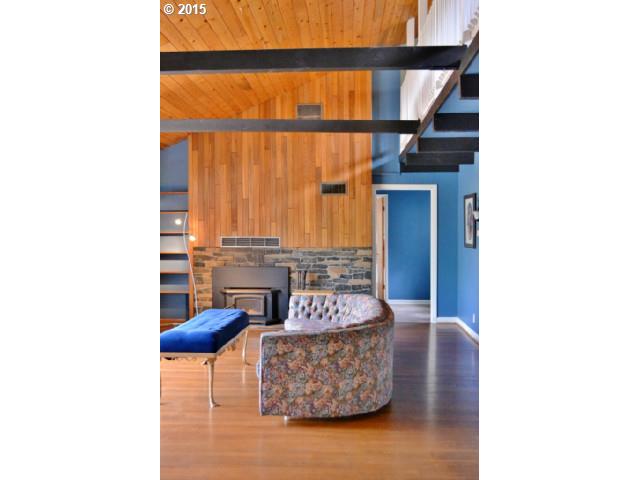33071 Berlin Road Lebanon, OR 97355 - Photo 3 of 10 Gallery Image 3