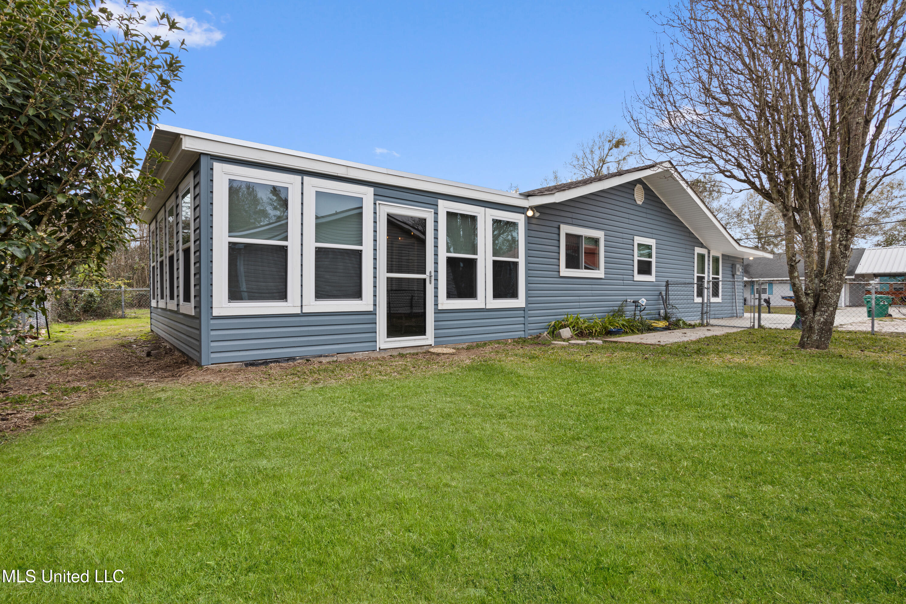 254 Pine Ridge Drive Waveland, MS 39576 - Photo 39 of 45 0040