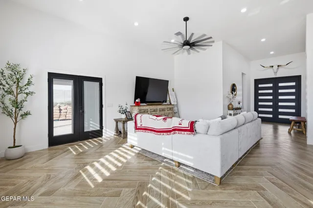 $377,950 | 1433 Thar Desert Drive, Chaparral, NM 88081