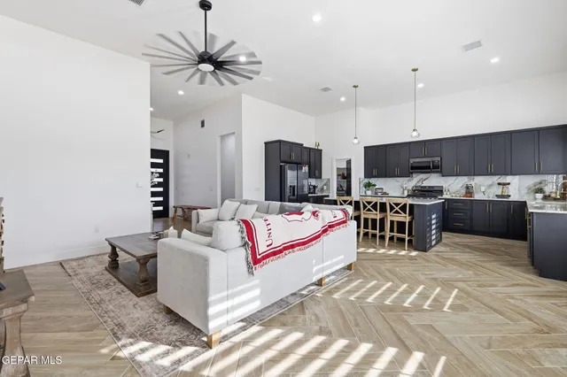 $377,950 | 1433 Thar Desert Drive, Chaparral, NM 88081