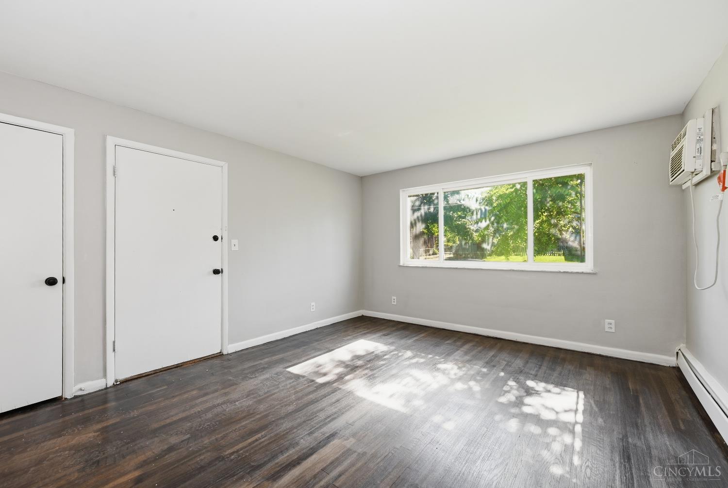 6155 Ridge Avenue Cincinnati, OH 45213 - Photo 6 of 21