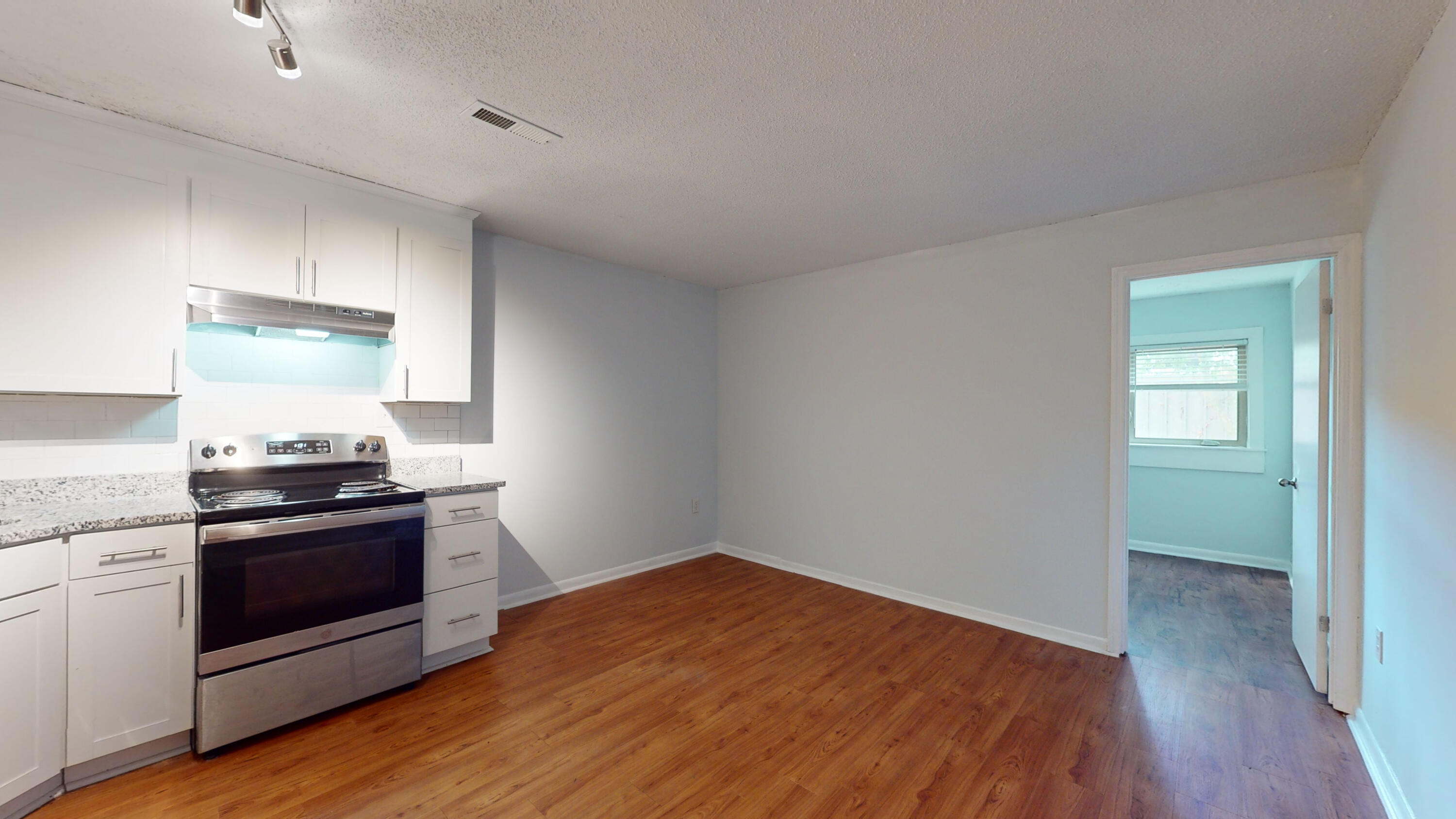 40 Bee Street, Unit 111 Charleston, SC 29403 - Photo 2 of 27 Kitchen-40-Bee-111-