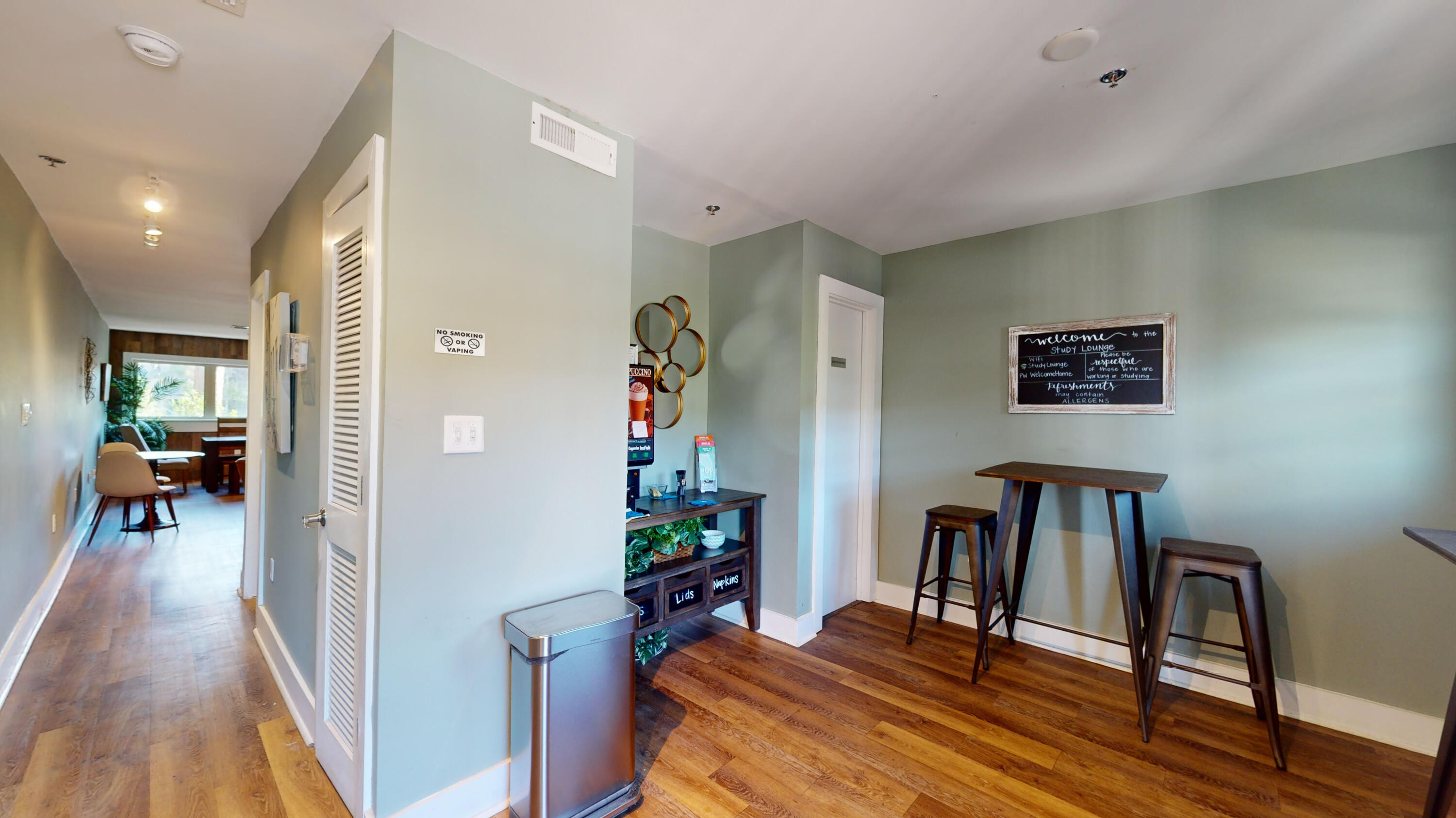 40 Bee Street, Unit 111 Charleston, SC 29403 - Photo 10 of 27 Meeting-Study-Lounge-40-Bee-111