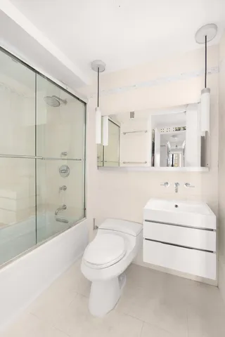 $2,450,000 | 30 West 61st Street, Unit 21C | Upper West Side