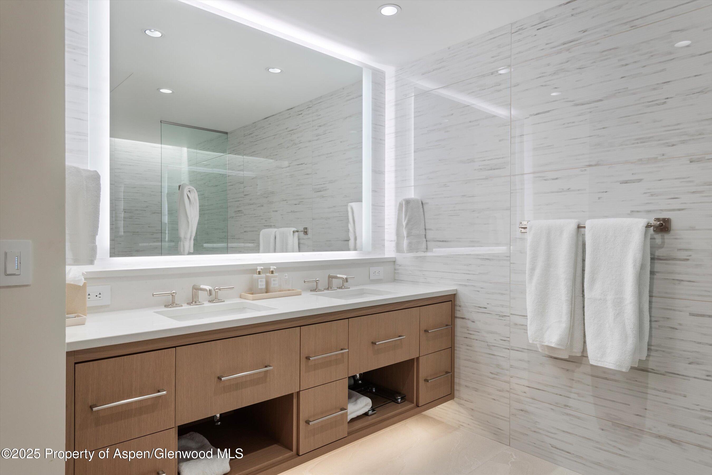 130 Wood Road, Unit 461463 Snowmass Village, CO 81615 - Photo 14 of 25 Primary Bathroom