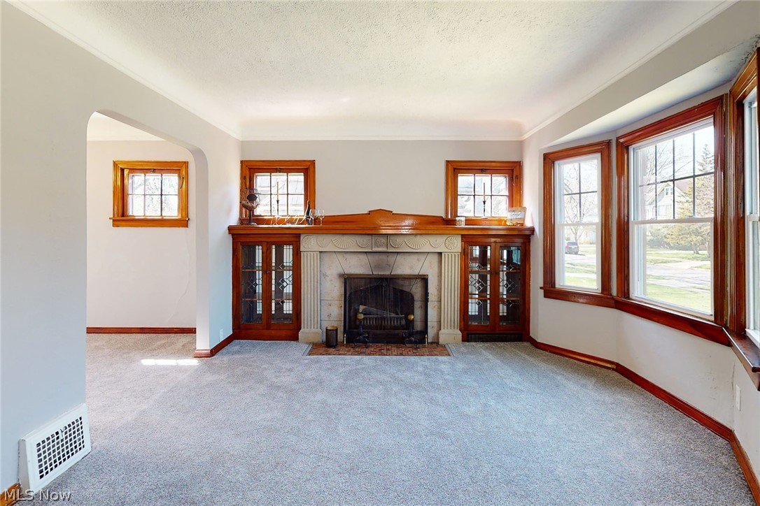977 Rushleigh Road Cleveland Heights, OH 44121 - Photo 4 of 35
