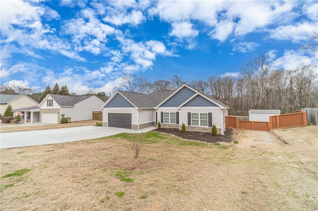 1587 Pointe S Circle Bethlehem, GA 30620 - Photo 2 of 28