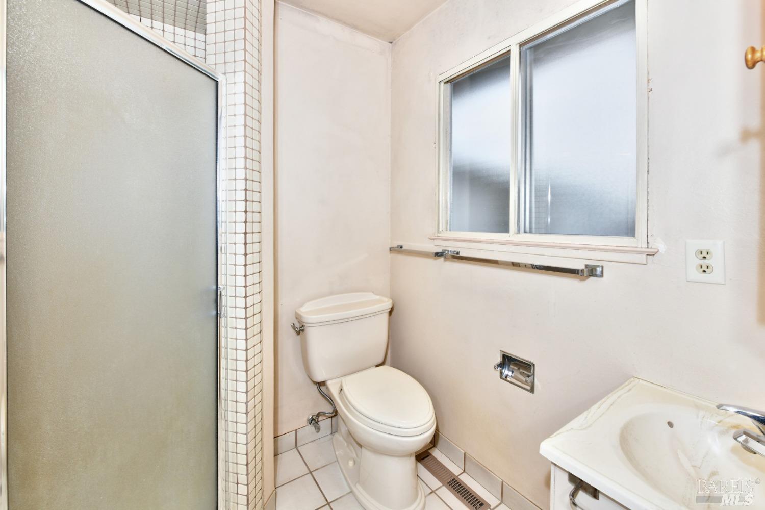 928 Middle Rincon Road Santa Rosa, CA 95409 - Photo 12 of 17 Gallery Image 12