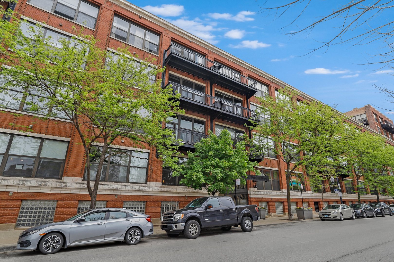 1040 West Adams Street, Unit 326 Chicago, IL 60607 - Photo 2 of 28