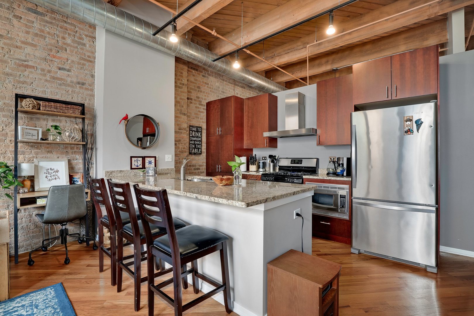 1040 West Adams Street, Unit 326 Chicago, IL 60607 - Photo 8 of 28