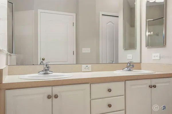 $2,350 | 15745 Phoebepark Avenue, Lithia, FL 33547