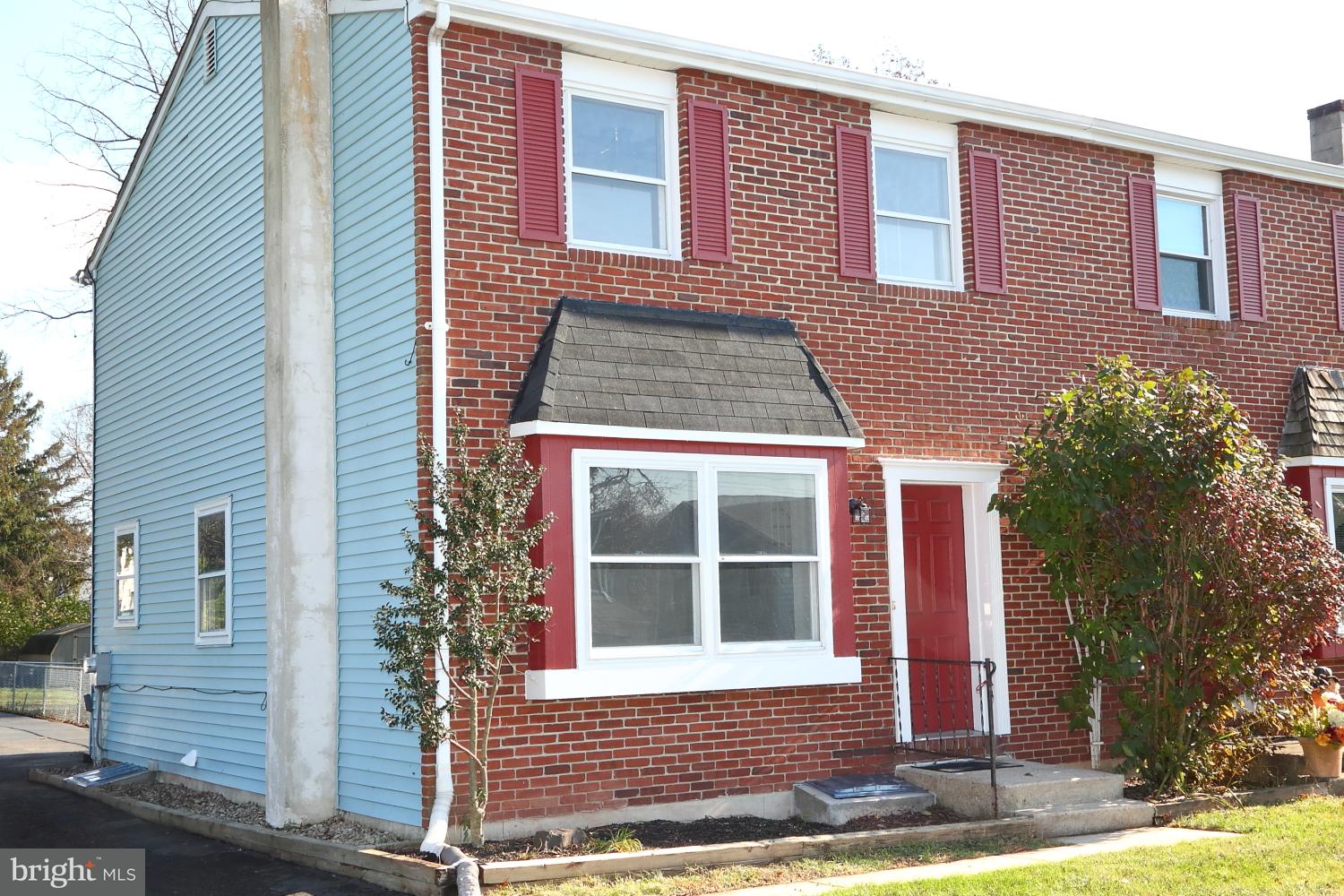 569 School Lane Spring City, PA 19475 - Photo 1 of 25 Gallery Image 1
