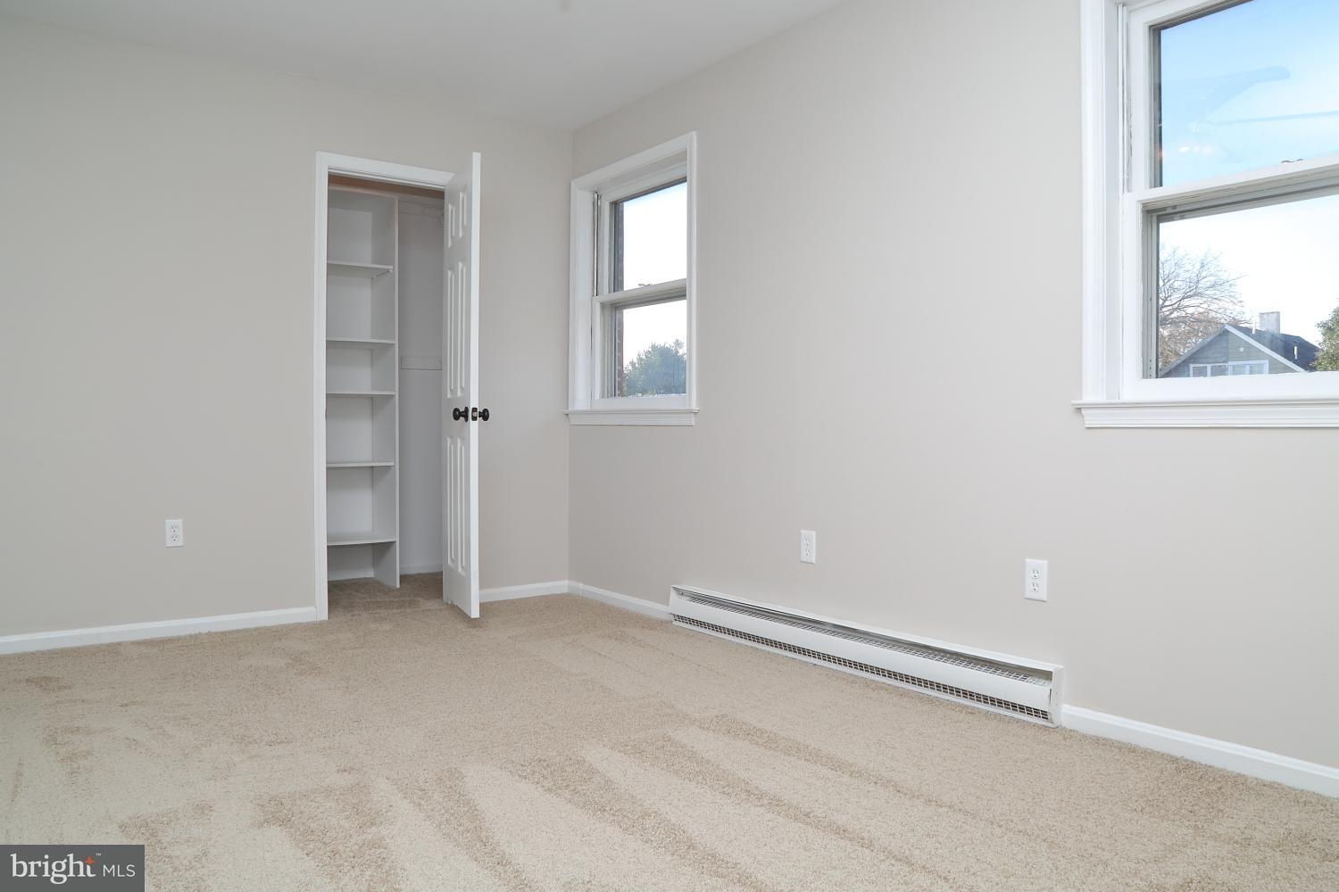 569 School Lane Spring City, PA 19475 - Photo 2 of 25 Gallery Image 2