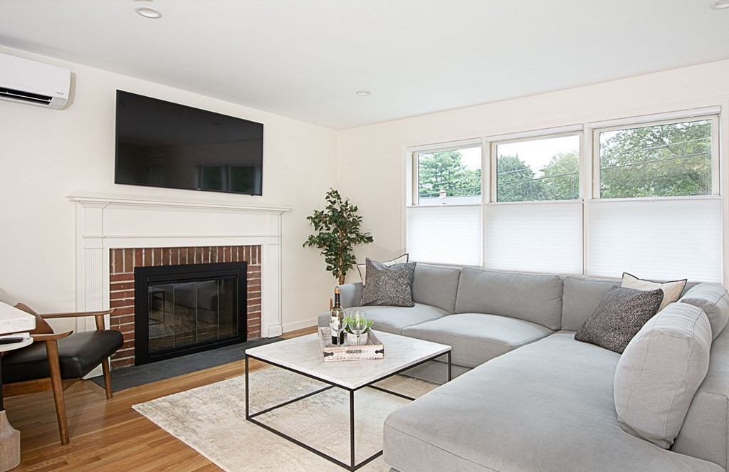 9 Fairview Road Westborough, MA 01581 - Photo 3 of 28 Gallery Image 3