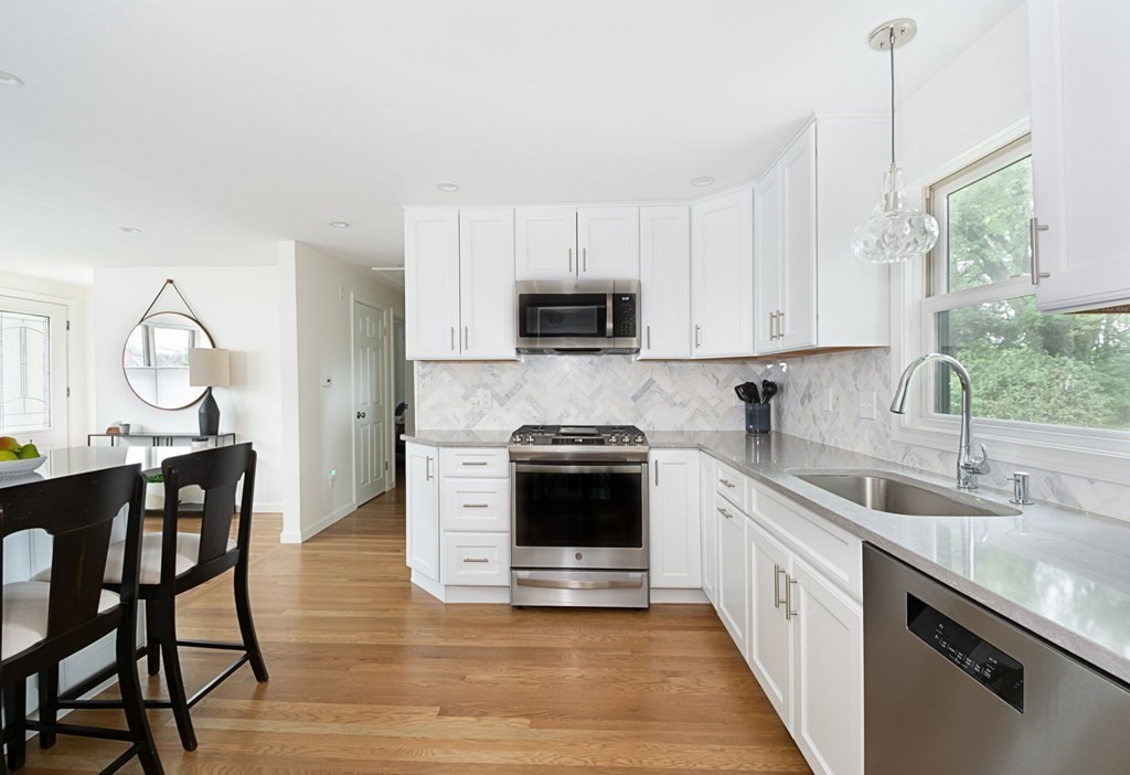 9 Fairview Road Westborough, MA 01581 - Photo 9 of 28 Gallery Image 9