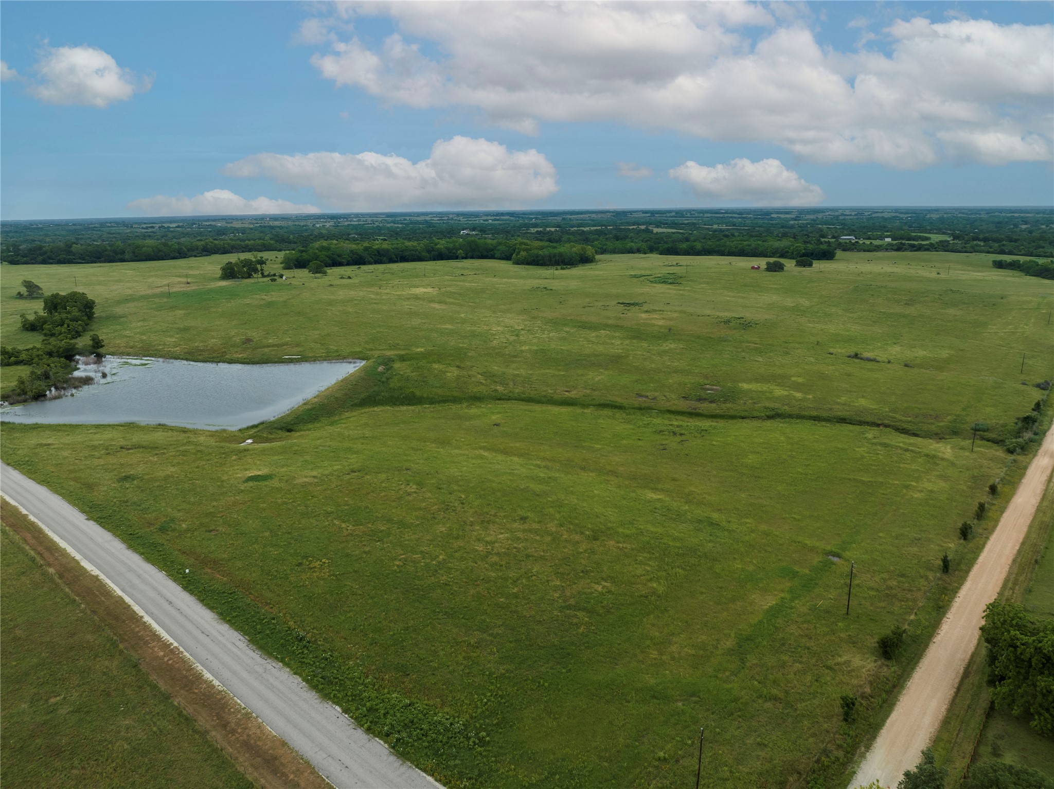 7 Pacen Place Chappell Hill, TX 77426 - Photo 6 of 8 a view of an ocean from a balcony