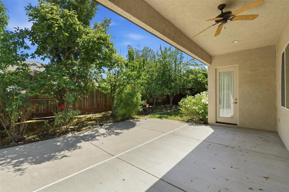 4129 Poppleton Way Carmichael, CA 95608 - Photo 44 of 48 a view of a couches with wooden fence