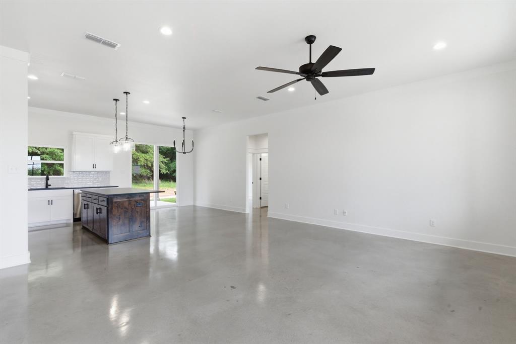 145 Graystone Weatherford, TX 76088 - Photo 8 of 25