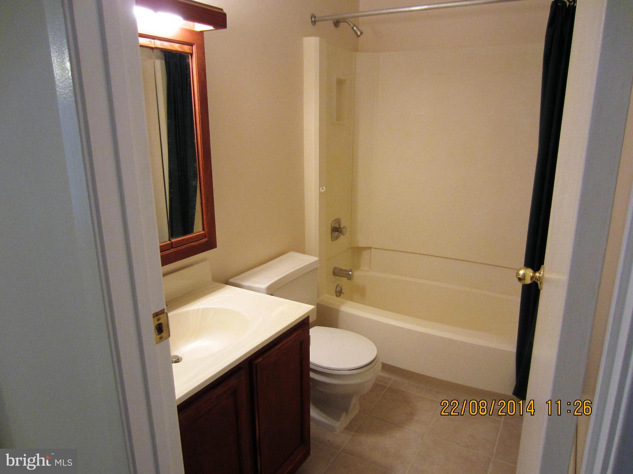 8617 Manorfield Road Baltimore, MD 21236 - Photo 11 of 29 Bath