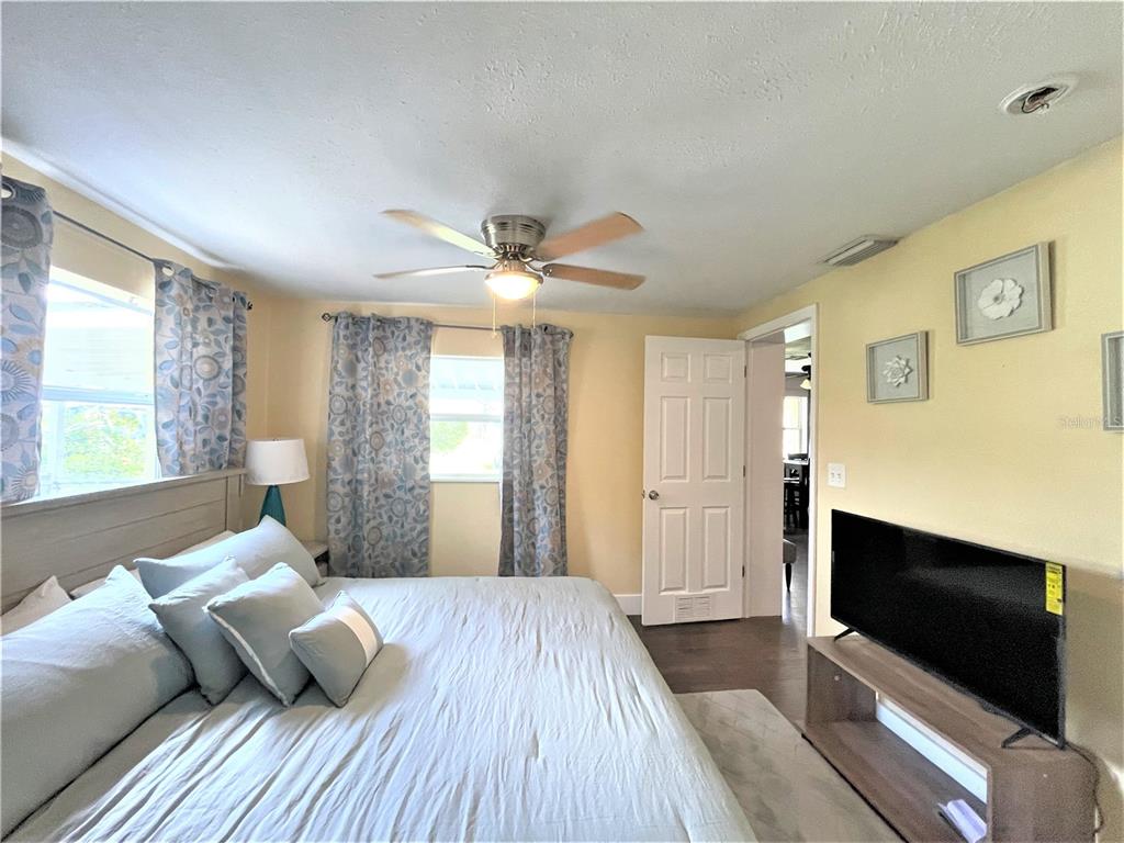 5106 104th Street North St. Petersburg, FL 33708 - Photo 19 of 36