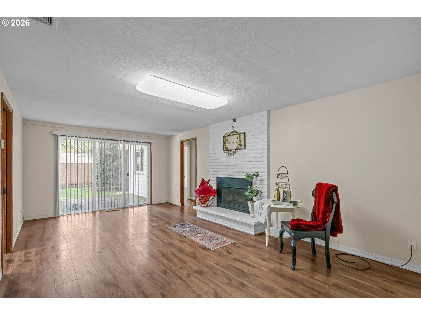 5356 Verda Lane Northeast Keizer, OR 97303 - Photo 15 of 41 a living room with furniture and a window