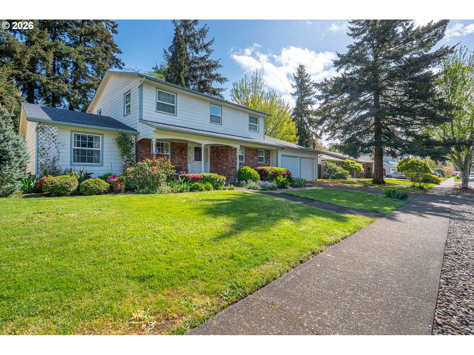 5356 Verda Lane Northeast Keizer, OR 97303 - Photo 2 of 41 a front view of house with yard and green space