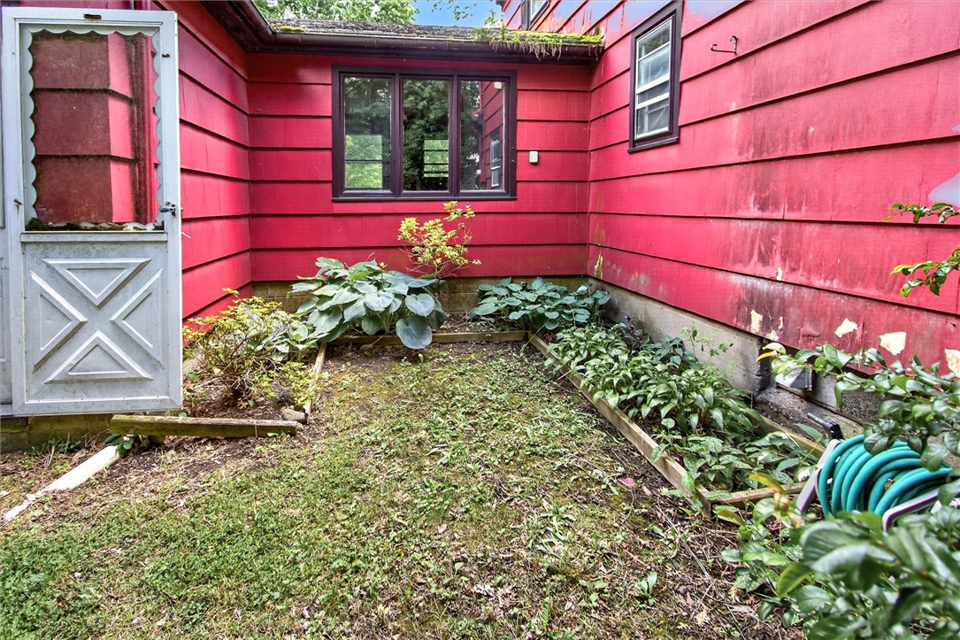 129 Browns Road Wheatland, NY 14546 - Photo 41 of 42 little courtyard behind house