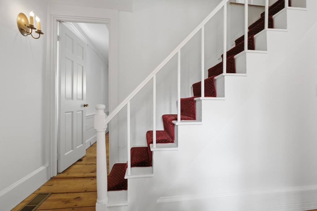 36 Concord Road Sudbury, MA 01776 - Photo 14 of 30 a view of entryway