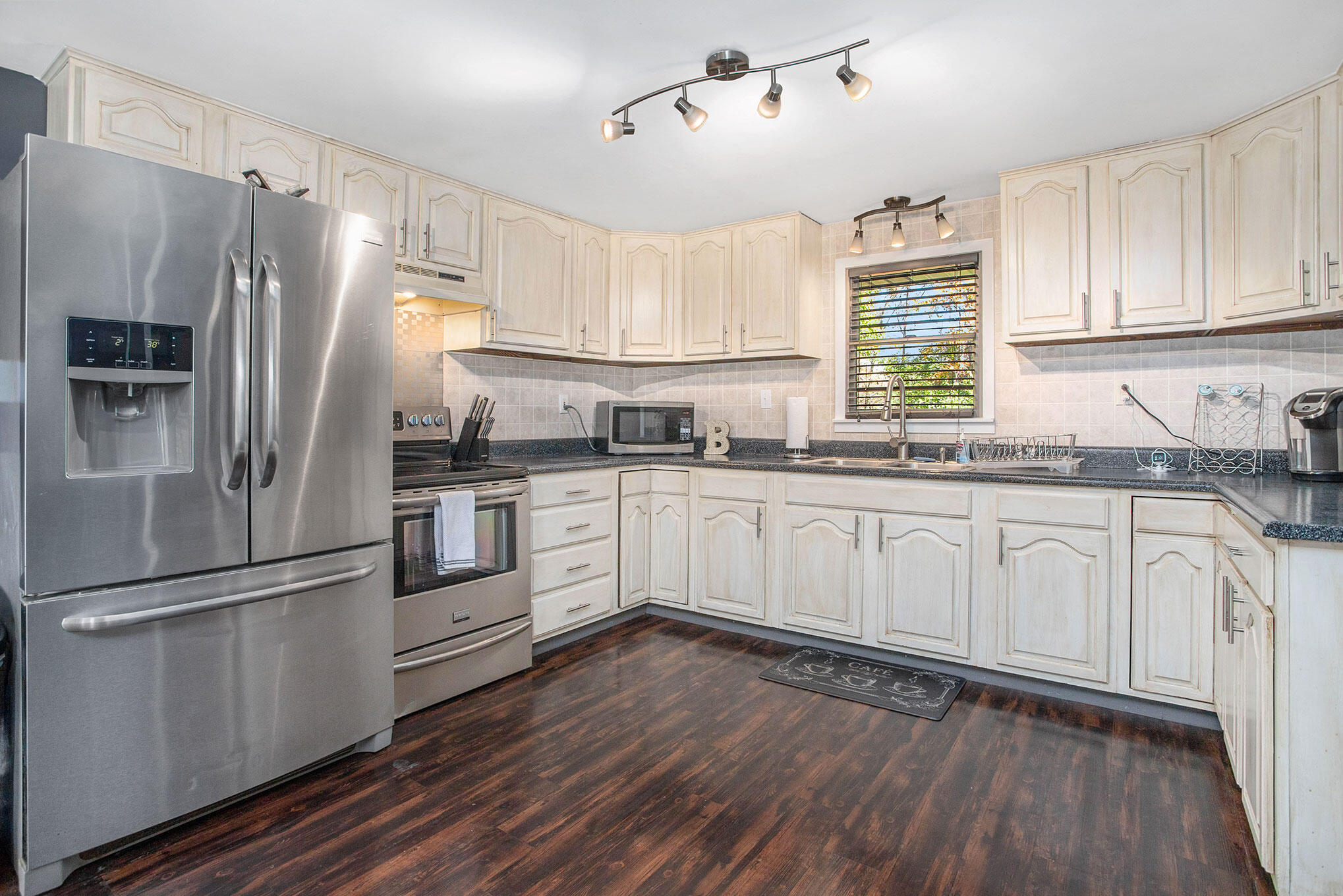 68039 Beebe Road Niles, MI 49120 - Photo 5 of 25 IMG_1670