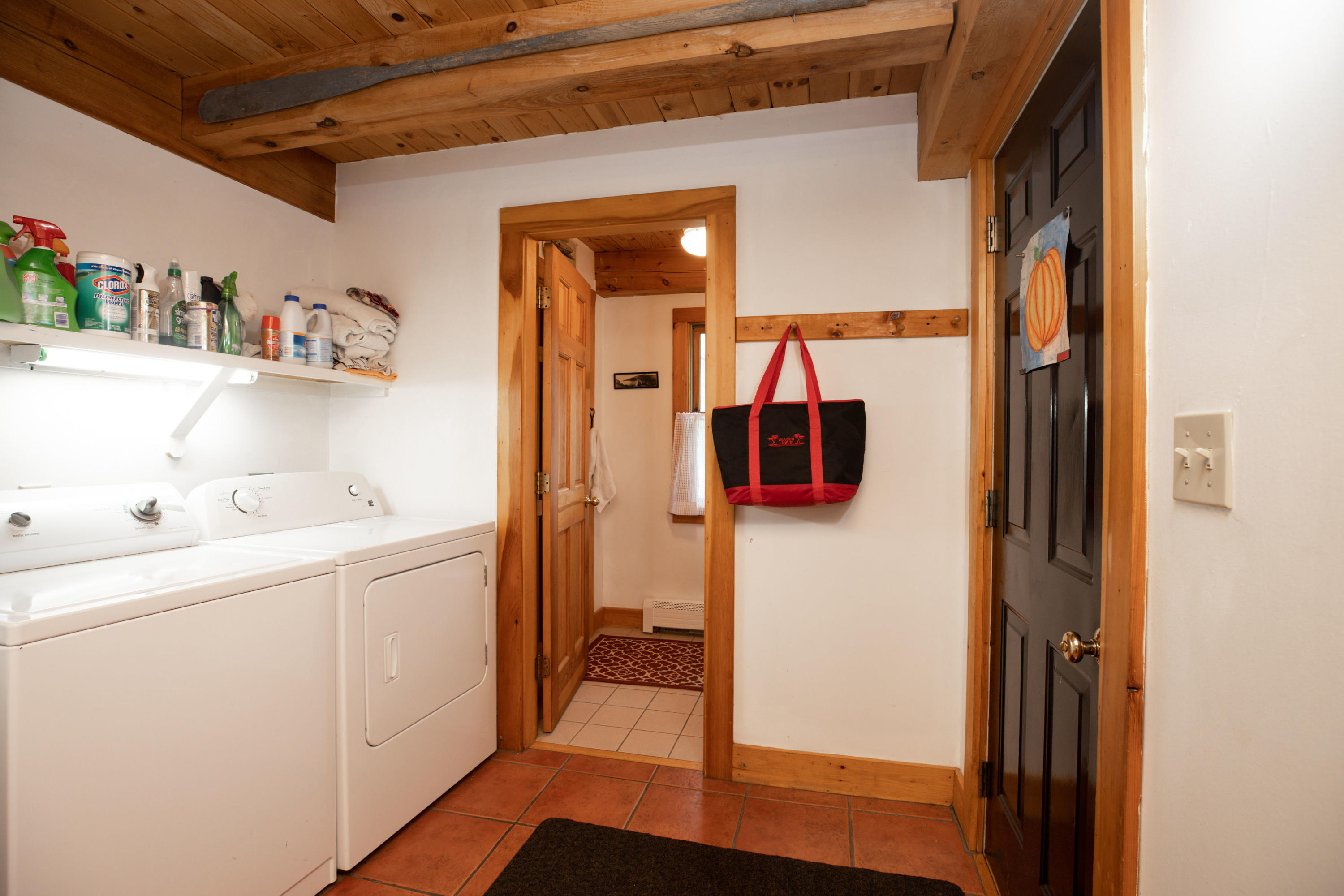 7 Ledge Road Kennebunkport, ME 04046 - Photo 6 of 41 Mudroom/laundry