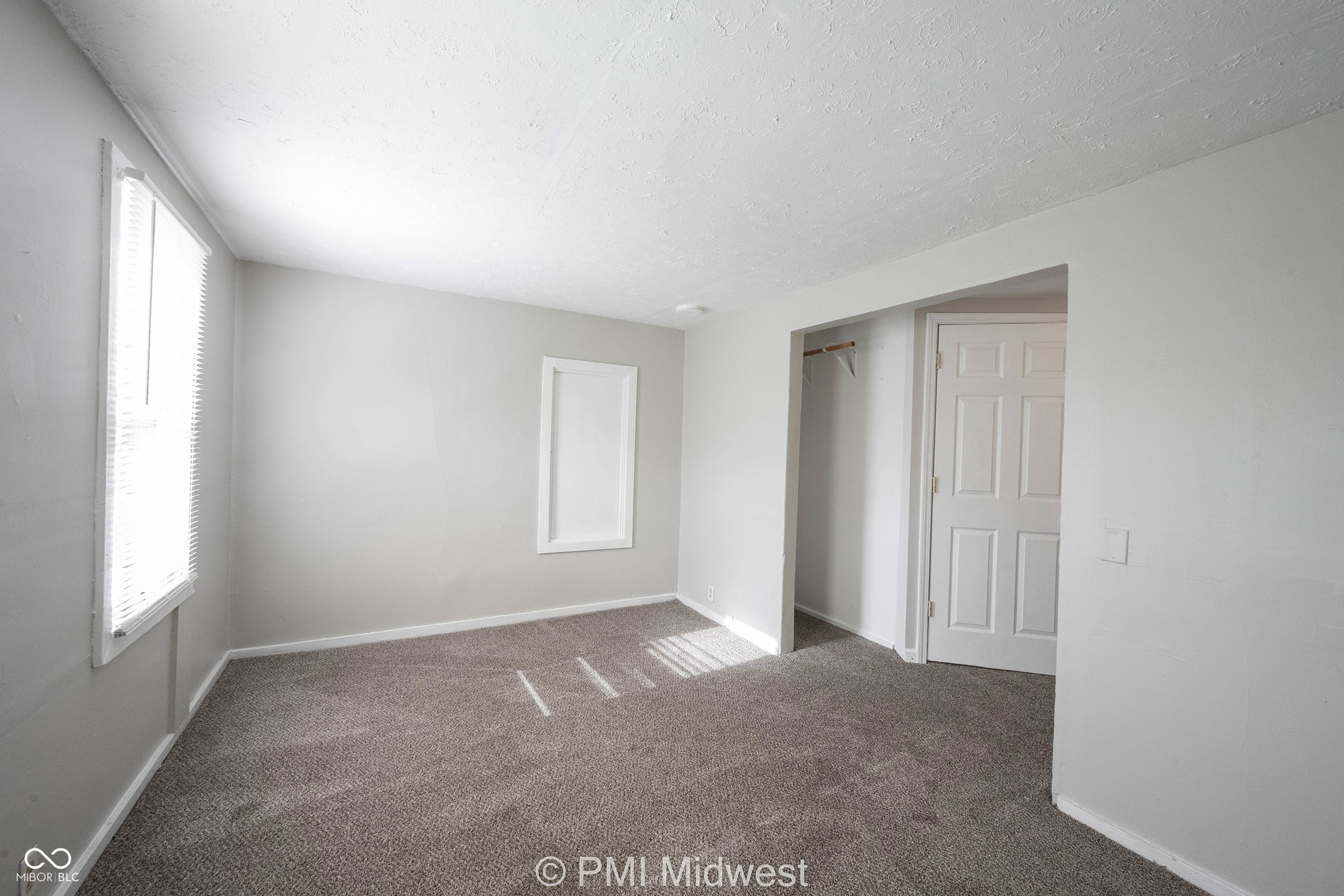 2011 Applegate Street Indianapolis, IN 46203 - Photo 6 of 32